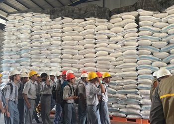 Puluhan siswa SMA berkunjung ke kompleks Pergudangan Telukan, Kabupaten Sukoharjo, Rabu (22/4/2026). Foto: Ist.