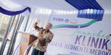 Rektor UMS, Prof. Dr. Harun Joko Prayitno, M.Hum., memberikan sambutan di acara  peluncuran Klinik Upaya Berhenti Merokok. Foto: Ist.