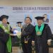 Wakil Rektor 3 Institut Ahmad Dahlan Probolinggo, Muhammad Alfi Syahrin resmi menyandang gelar doktor usai melewati sidang promosi doktor Program Studi Doktor PAI UMS. Foto: Ist.