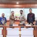 Gubernur Jateng Ahmad Luthfi dan Gubernur Aceh Muzakir Manaf menandatangani kesepakatan kerja sama berbagai bidang di Kantor Gubernur Aceh, Kamis (23/4/2026). Foto : Ist.