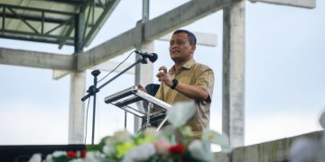 Gubernur Ahmad Luthfi membuka seminar nasional dengan tema "Wonosobo Melawan Hoaks: Penguatan Literasi Digital dan Ketahanan Informasi Masyarakat" di Aula Kampus 2 Universitas Sains Al Qur'an (Unsiq) Kabupaten Wonosobo, Sabtu (25/4/2026). Foto : Ist.