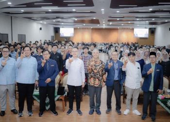Wakil Ketua Majelis Permusyawaratan Rakyat Republik Indonesia (MPR RI), Dr Eddy Soeparno S.H M.H memberikan paparan didepan mahasiswa UMS dalam program MPR goes to campus. Foto : Ist.