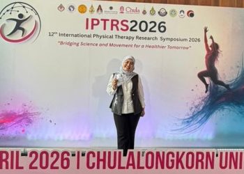 Dosen UMS, Dwi Rosella Komala Sari M.Fis S.Fis Ph.D terima penghargaan International Physiotherapy Research Symposium (IPTRS) di Chulalongkorn University Bangkok, Thailand. Foto : Ist.