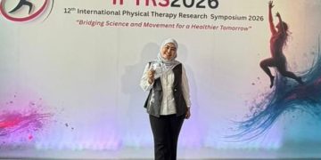 Dosen UMS, Dwi Rosella Komala Sari M.Fis S.Fis Ph.D terima penghargaan International Physiotherapy Research Symposium (IPTRS) di Chulalongkorn University Bangkok, Thailand. Foto : Ist.