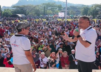 Gubernur Jawa Tengah, Ahmad Luthfi bersama ribuan buruh memperingati May Day 2026 di alun-alun Bung Karno, Ungaran, Kabupaten Semarang, Jumat pagi, 1 Mei 2026. Foto: Ist.