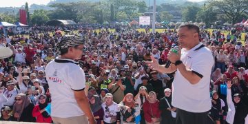 Gubernur Jawa Tengah, Ahmad Luthfi bersama ribuan buruh memperingati May Day 2026 di alun-alun Bung Karno, Ungaran, Kabupaten Semarang, Jumat pagi, 1 Mei 2026. Foto: Ist.