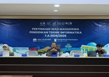 Ketua Program Studi PTI UMS, Sukirman, S.T., M.T., Ph.D (tengah) saat memaparkan tantangan akademik mahasiswa. Foto: Ist.