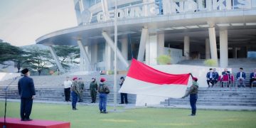 UMS menggelar Upacara Hardiknas 2026 di Halaman Gedung Induk Siti Walidah, Sabtu (2/5/2026). Foto: Ist.