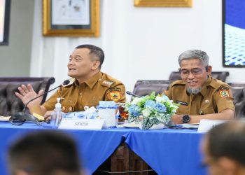 Gubernur Jawa Tengah Ahmad Luthfi memimpin rapat koordinasi Pengendalian Operasional Kegiatan (POK) APBD Provinsi Jawa Tengah Tahun Anggaran 2026, Senin, 4 Mei 2026. Foto: Ist.