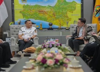Gubernur Jawa Tengah Ahmad Luthfi menerima kunjungan Deputi Konektivitas Kementerian Koordinator Bidang Infrastruktur dan Pembangunan Wilayah (IPK), Odo RM Manuhutu, di Semarang, Rabu, 6 Mei 2026. Foto: Ist.