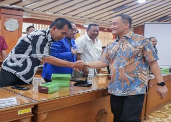 Gubernur Jawa Tengah Ahmad Luthfi menerima audiensi HNSI Jawa Tengah bersama pelaku usaha perikanan dan perwakilan nelayan, di Semarang pada Jumat 8 Mei 2026. Foto: Ist.