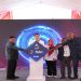 Gubernur Kepala Daerah Papua yang diwakili oleh L. Christian Sohilait, Wakil Menteri Komunikasi dan Digital RI Angga Raka Prabowo, Direktur Utama Telkom Dian Siswarini, Wakil Konsulat Papua Nugini di Jayapura Leon Galemo, dan CEO PNG DataCo Paul Komboi meresmikan kabel laut lintas batas pertama yang menghubungkan Indonesia dan Papua Nugini, Jumat (8/5/2026). Foto: Ist.