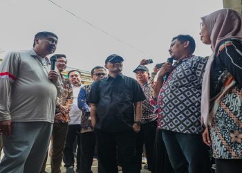 Menteri PKP Maruarar Sirait dan Gubernur Jawa Tengah Ahmad Luthfi meninjau rumah bersubsidi di Kelurahan Pesantunan, Kecamatan Wanasari, Kabupaten Brebes, Sabtu, 9 Mei 2026. Foto: Ist.