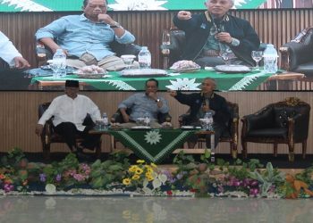 Rektor UMKO Dr. Irawan Suprapto, M.Pd., Rektor UM Banjarmasin Prof. Dr. H. Khudzaifah Dimyati, M.Hum., dan Rektor UMS Prof. Dr. Harun Joko Prayitno, M.Hum. Foto: Ist.