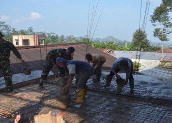 Korem 074/Warastratama melakukan rehabilitasi Panti Asuhan Mulyaning Ati di Desa Tengklik, Kecamatan Tawangmangu, Kabupaten Karanganyar. Foto: Ist.