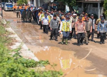 BNPB dan Pemprov Jateng Kolaborasi Tangani Tanggul Jebol Sungai Plumbon Semarang. Foto: Ist.