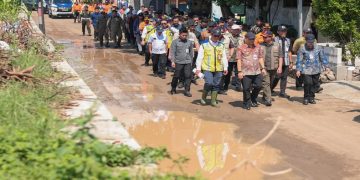 BNPB dan Pemprov Jateng Kolaborasi Tangani Tanggul Jebol Sungai Plumbon Semarang. Foto: Ist.