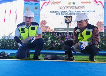 Gubernur Jawa Tengah Ahmad Luthfi bersama KSAU Marsekal TNI Muhammad Tonny Harjono melakukan groundbreaking pembangunan VIP Room Lanud TNI AU Adi Soemarmo, Kabupaten Boyolali, Kamis, 21 Mei 2026. Foto: Ist.