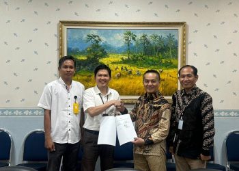 UMS dan PT Marimas Putera Kencana melakukan perjanjian kerja sama praktik kerja industri dan penelitian. Foto: Ist.