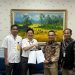 UMS dan PT Marimas Putera Kencana melakukan perjanjian kerja sama praktik kerja industri dan penelitian. Foto: Ist.