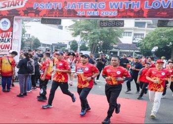 Wakil Gubernur Jawa Tengah, Taj Yasin Maimoen mengikuti PSMTI Walk & Run 2026 yang diselenggarakan PSMTI Jawa Tengah di Semarang pada Minggu, 24 Mei 2026. Foto: Ist.
