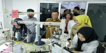 Gubernur Ahmad Luthfi meninjau pelatihan di BIPTAKDisperindag Provinsi Jawa Tengah, Selasa, 26 Mei 2026. Foto: Ist.