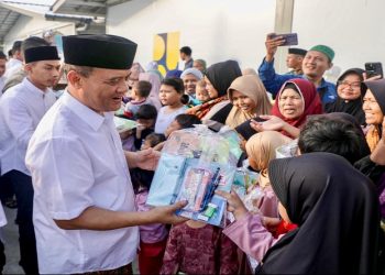 Gubernur Jawa Tengah, Ahmad Luthfi merayakan Iduladha bersama warga terdampak bencana di Kabupaten Tegal, Rabu (27/5/2026). Foto: Ist.