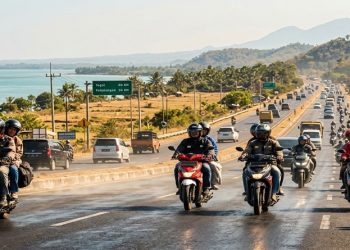 Ilustrasi - Cuaca panas menjadi tantangan bagi pengendara sepeda motor karena ancaman gelombang panas dapat membahayakan keselamatan di jalan. Foto: Ist.