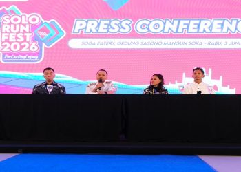 Wali Kota Solo, Respati Ardi bersama Project Director Solo Run Fest, Rindrapuri memberikan keterangan pers event terkait Solo Run Fest 2026, Rabu (3/6/2026). Foto: Ist.
