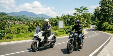 Tips menghemat bensin motor harian atau tips irit BBM yang wajib diketahui pengendara sepeda motor. Foto: Ist.