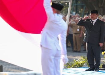 Gubernur Ahmad Luthfi memimpin upacara peringatan Hari Lahir Pancasila tingkat Provinsi Jawa Tengah, di Halaman Kantor Gubernur, Senin, 1 Juni 2026. Foto: Ist.