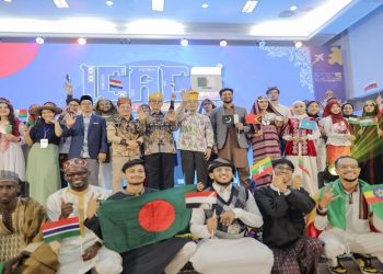 Foto bersama peserta International Cultural and Academic Competition (ICAC) 2026 yang digelar UMS. Foto: Ist.