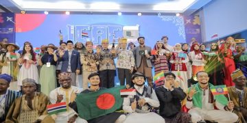 Foto bersama peserta International Cultural and Academic Competition (ICAC) 2026 yang digelar UMS. Foto: Ist.