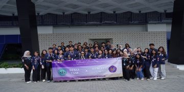 Kunjungan kunjungan studi banding dari SEMA Trisakti School of Management Jakarta yang diterima BEM FEB UMS. Foto: Ist.