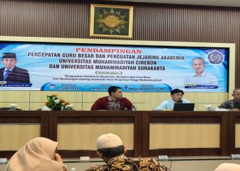 Wakil Rektor IV UMS Prof. Dr. dr. Em Sutrisna, M.Kes., (tengah) saat memberikan sambutan dan materi di UMC. Foto: Ist.