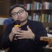Mahasiswa Magister Manajemen FEB UMS, Mohamad Nisman Fadhil, S.E., memberikan materi dalam kegiatan Jualan Laris Malaysia 2026. Foto: Ist.