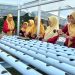Kegiatan pengabdian masyarakat tim UMS melalui budi daya hidroponik di Desa Ngadirejo, Kartasura. Foto: Ist.