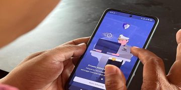 Ilustrasi - Masyarakat dapat melakukan perpanjang SIM A dan SIM secara online melalui aplikasi SINAR yang terintegrasi dalam aplikasi Digital Korlantas Polri. Foto: Ist.