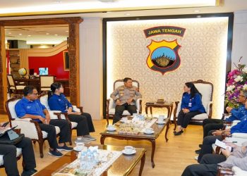 Kapolda Jateng, Irjen Pol Ribut Hari Wibowo menerima audiensi jajaran TVRI Jawa Tengah di ruang kerjanya, Kamis (11/6/2026). Foto: Ist.