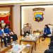 Kapolda Jateng, Irjen Pol Ribut Hari Wibowo menerima audiensi jajaran TVRI Jawa Tengah di ruang kerjanya, Kamis (11/6/2026). Foto: Ist.