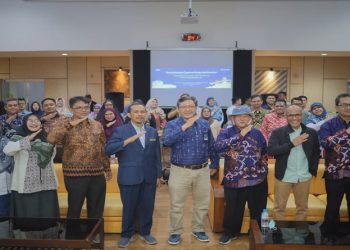 Foto bersama dalam kegiatan sharing session Capstone Design BKSTI Korwil Jateng. Foto: Ist.