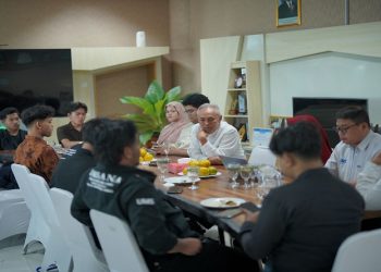 Diskusi Rektor UMS dengan perwakilan mahasiswa. Foto: Ist.
