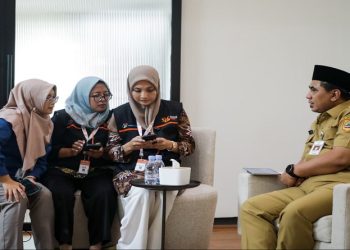 Wakil Gubernur Jawa Tengah, Taj Yasin Maimoen mengikuti proses pendataan Sensus Ekonomi 2026 oleh BPS, Senin, 15 Juni 2026. Foto: Ist.