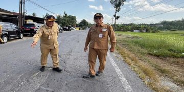 Kepala DPUPR Jawa Tengah, Henggar Budi Anggoro saat mengecek ruas jalan Ngadirojo-Giriwoyo Wonogiri pada Senin, 15 Juni 2026. Foto: Ist.