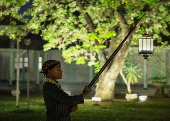 Prosesi Kirab Pusaka Malam 1 Suro di Pura Mangkunegaran, Solo pada Selasa malam, 16 Juni 2026. Foto: Ist.