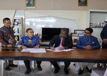 Penandatanganan nota kesepahaman antara UMS dengan UAP Bangladesh di Ruang Rektor UMS, Senin (15/6/2026). Foto: Ist.