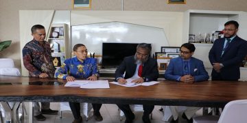 Penandatanganan nota kesepahaman antara UMS dengan UAP Bangladesh di Ruang Rektor UMS, Senin (15/6/2026). Foto: Ist.