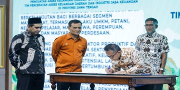 Gubernur Jawa Tengah Ahmad Luthfi saat Rakorda dan Rapat Pleno TPAKD se-Jawa Tengah Tahun 2026 di Gedung Gradhika Bhakti Praja, Semarang, Kamis 18 Juni 2026. Foto: Ist.