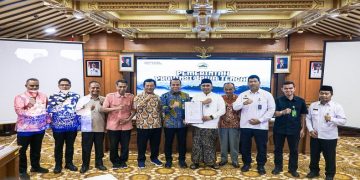 Komitmen bersama penyerapan telur dan daging ayam dalam Program MBG saat rapat koordinasi lanjutan di Kompleks Kantor Gubernur Jawa Tengah, Semarang, Jumat, 19 Juni 2026. Foto: Ist.