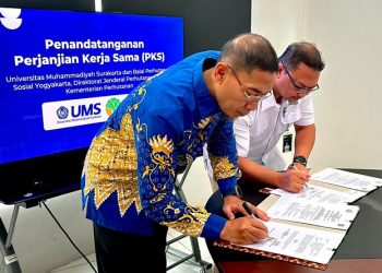Penandatanganan perjanjian kerja sama UMS dan Perhutanan Sosial. Foto: Ist.